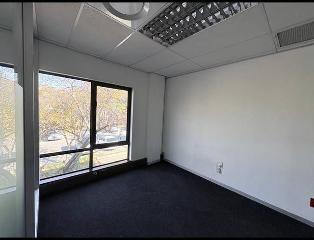 347M² OFFICE TO LET IN MAGALIESSIG